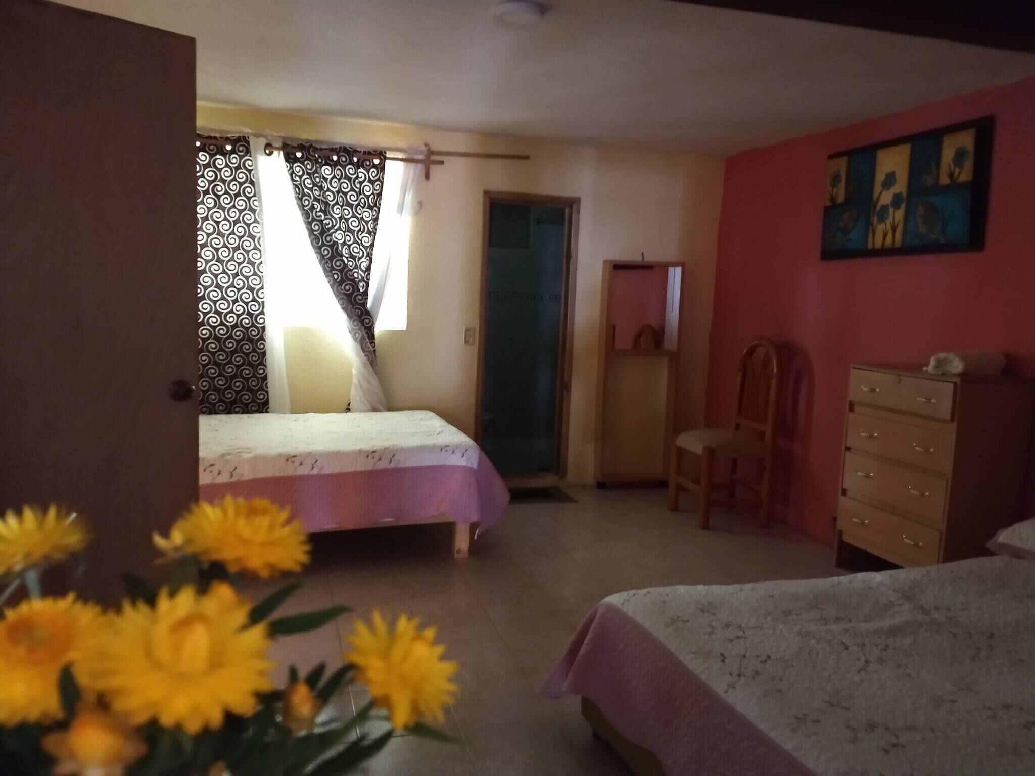 3 bedrooms, iron/ironing board, internet, bed sheets