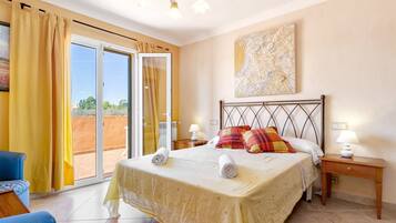 4 chambres, fer et planche à repasser, Wi-Fi gratuit, draps fournis