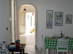 Dining - Vacation Apartment “Casavacanza vicino la spiaggia LL71” Close to the Beach (san foca)