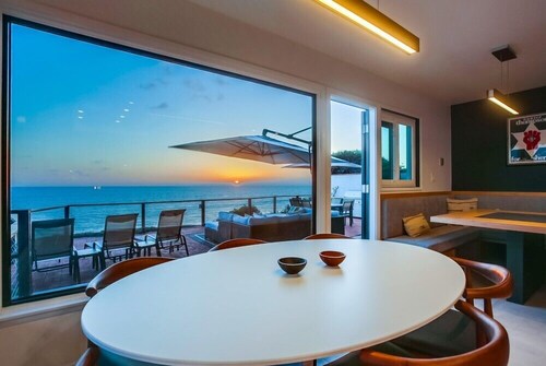 4,000sf Private Estate * 50' Ocean Frontage