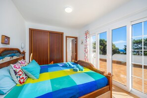 3 dormitorios, tabla de planchar con plancha, wifi gratis y ropa de cama