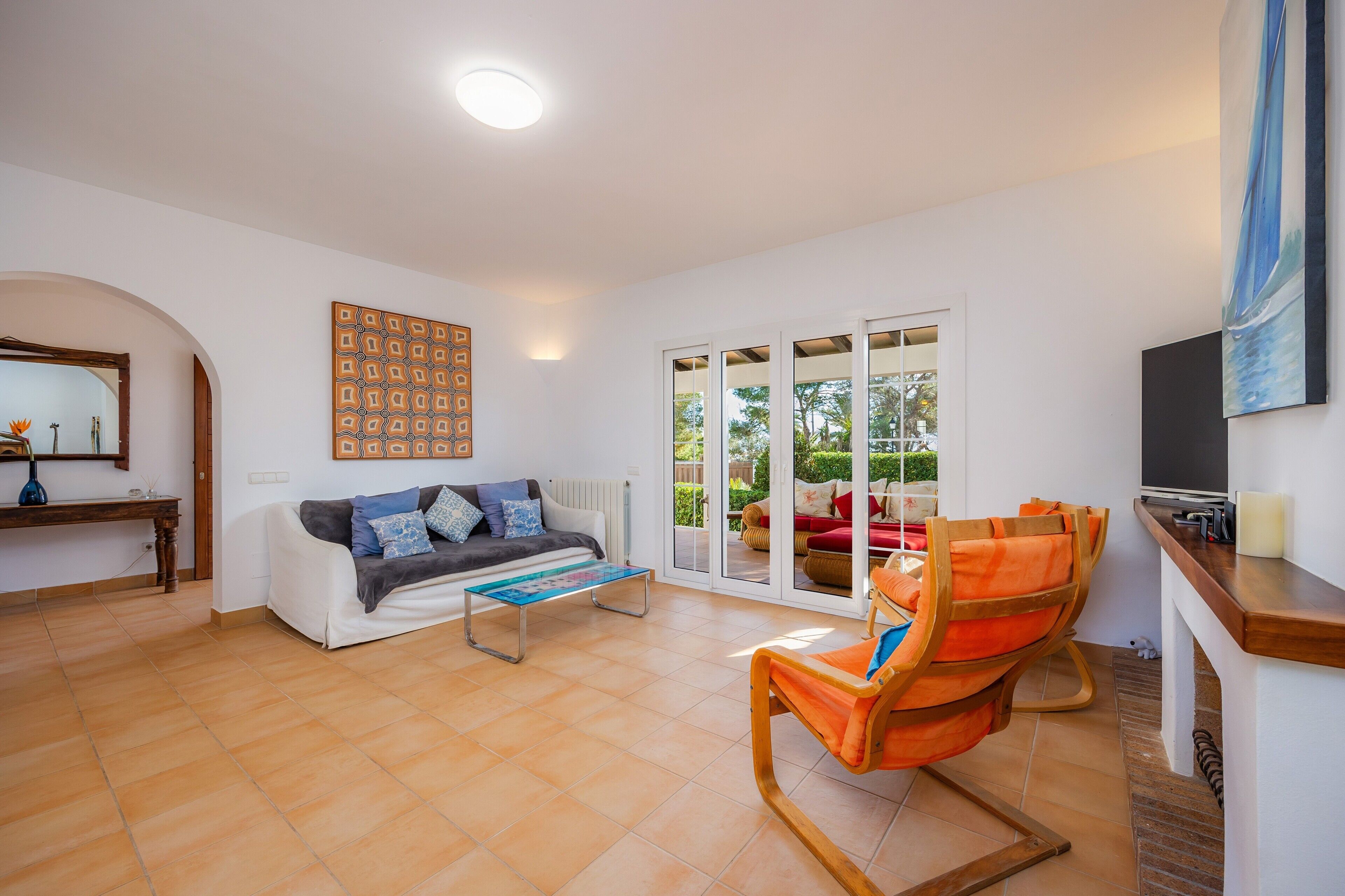 Televisión, chimenea