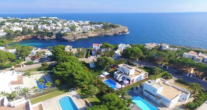 Villa "Luna" avec vue sur la mer, piscine, climatisation, terrasses et jardin