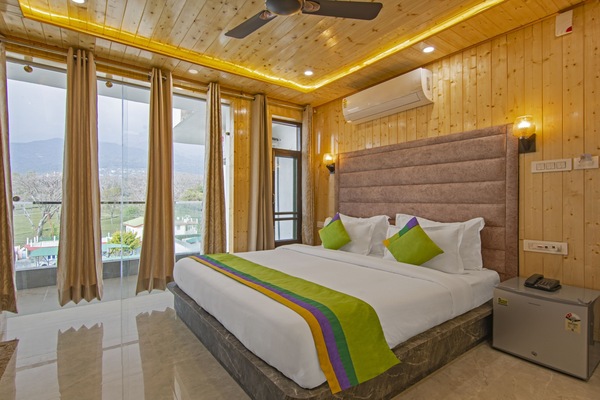 Kamar Deluks | Meja kerja, kedap suara, tempat tidur lipat/tambahan, dan Wi-Fi gratis