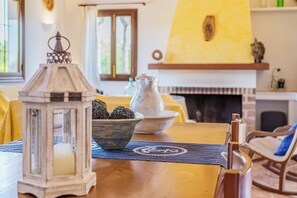 Interior - Vacation Home Es Garballons with Garden, Wi-Fi, Pool & Terrace (Manacor)