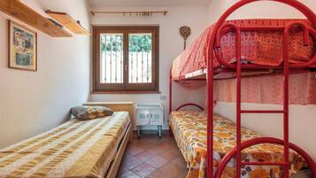 3 makuuhuonetta, ilmainen Wi-Fi, vuodevaatteet