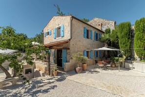 Terrace/patio - 2B Entire Holiday Home. Pool, Parking, Pergola, Private. Quiet Village Location. (Vrsar)