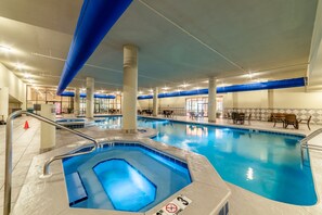 A heated pool - Beachfront 3BR @ Phoenix West • Sleeps 10 • Amazing Views, Lazy River, Pools & Luxury (Orange Beach)
