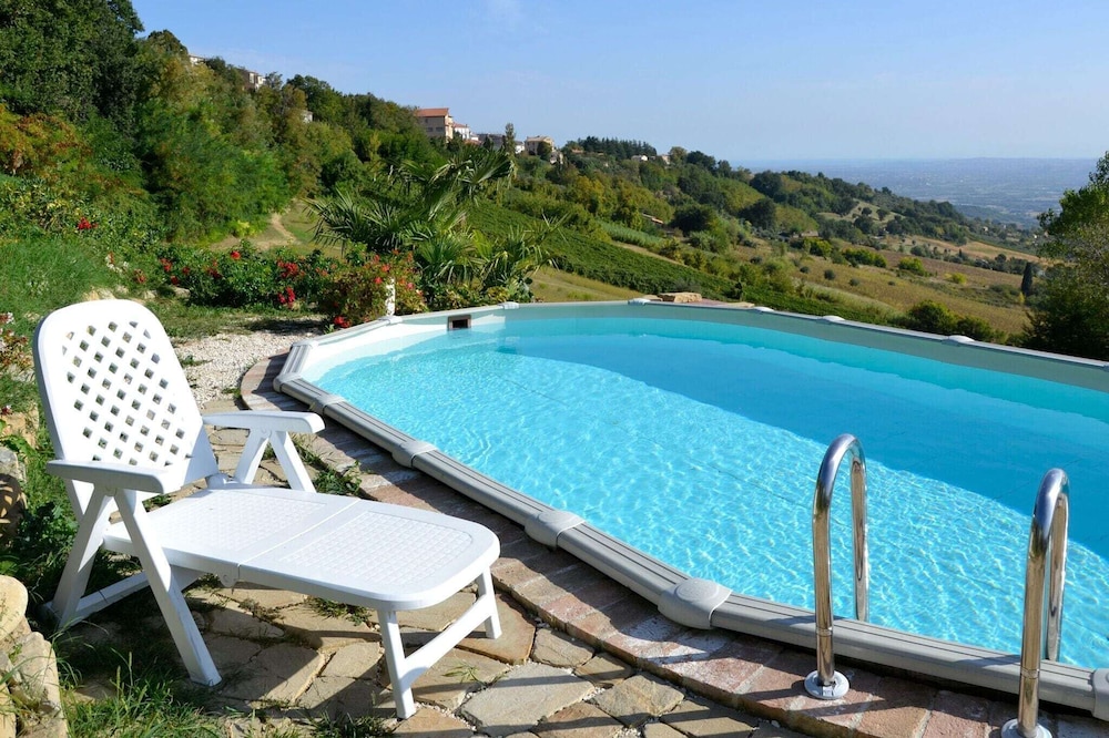Amazing Apartment with Swimming Pool
