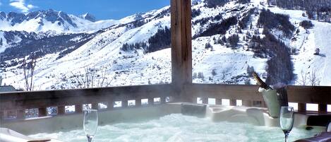 Tina de hidromasaje al aire libre