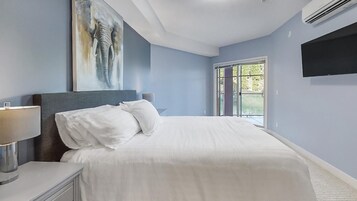 Deluxe Apartment (2 Bedrooms) | 2 bedrooms, individually decorated, individually furnished