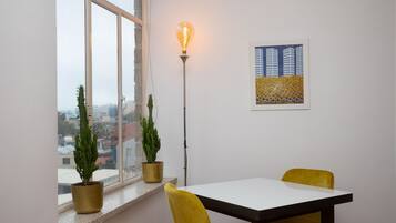 Basic Apartment | Dining room