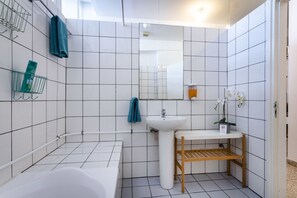 시티 아파트 | 욕실 | 헤어드라이어, 타월, 비누, 샴푸