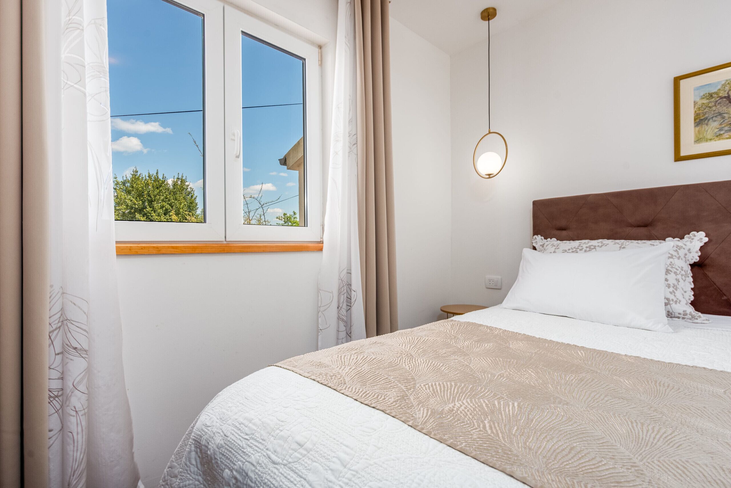 4 habitaciones, tabla de planchar con plancha y wifi gratis 