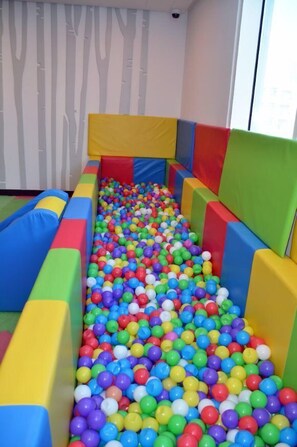 Children's play area - indoor - The Lodge Suites (Manama)