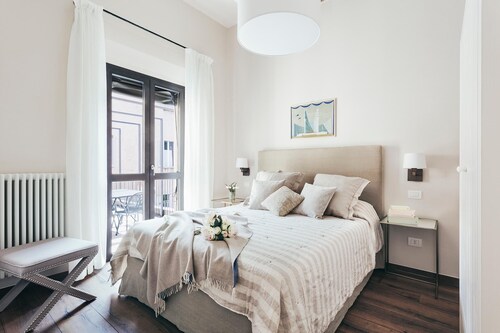 Flauto Magico: downtown apartment with terrace