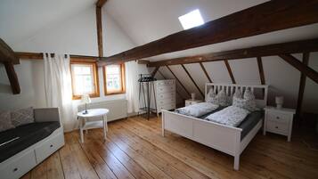 4 Schlafzimmer, Bügeleisen/Bügelbrett, Reisekinderbett, kostenloses WLAN