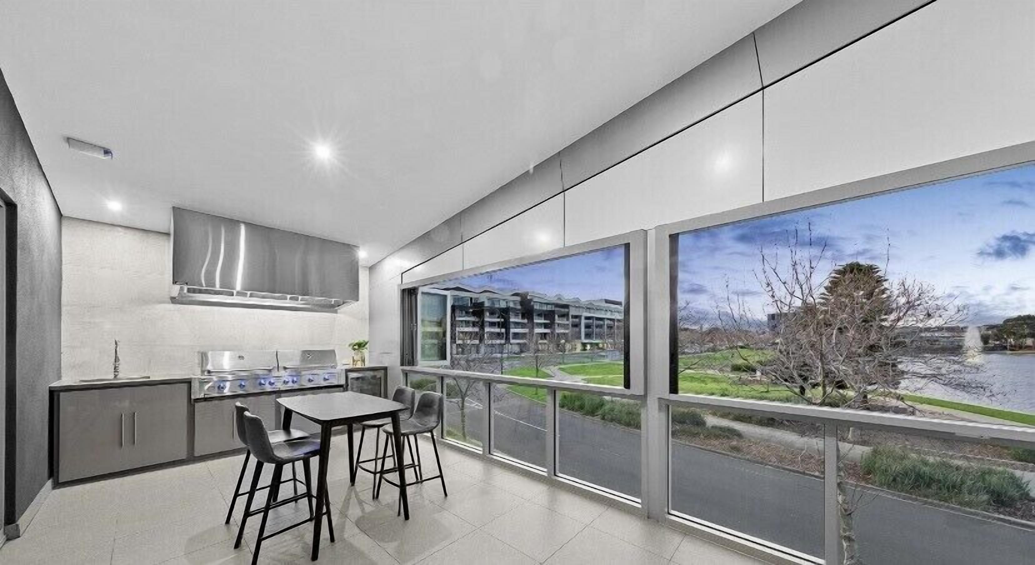 Lifestyle by the Lake — image 11