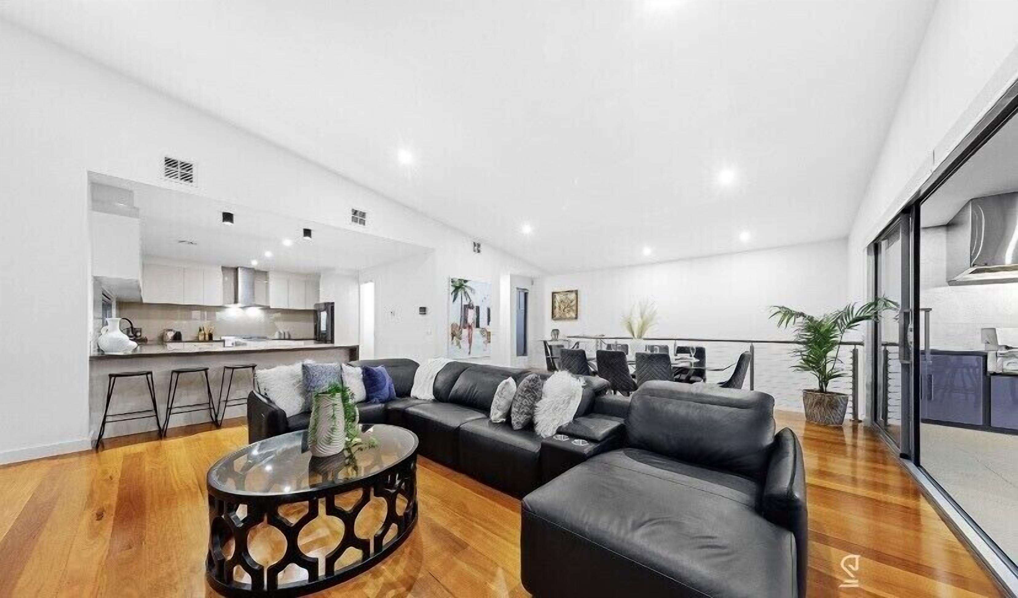 Lifestyle by the Lake — image 2