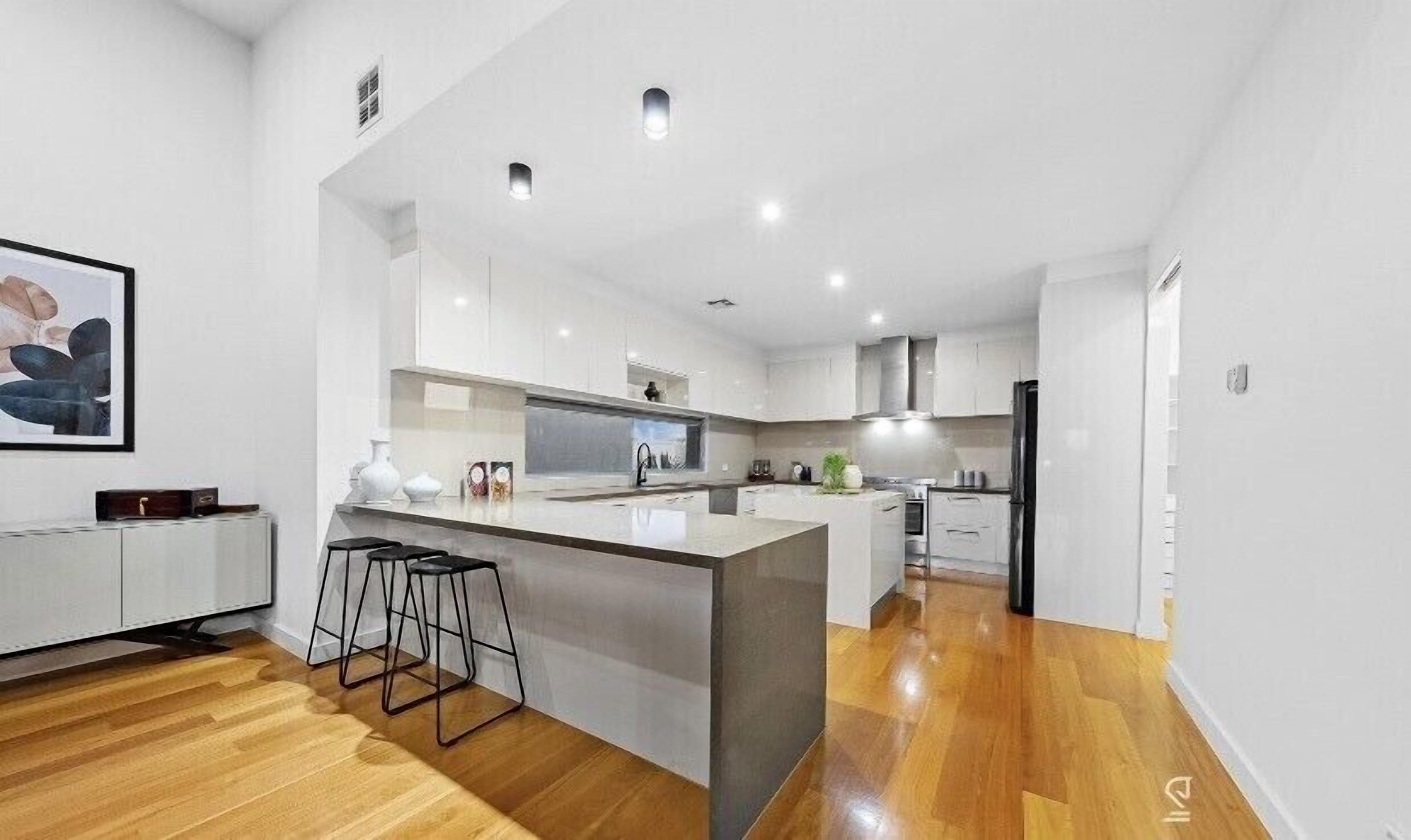 Lifestyle by the Lake — image 14