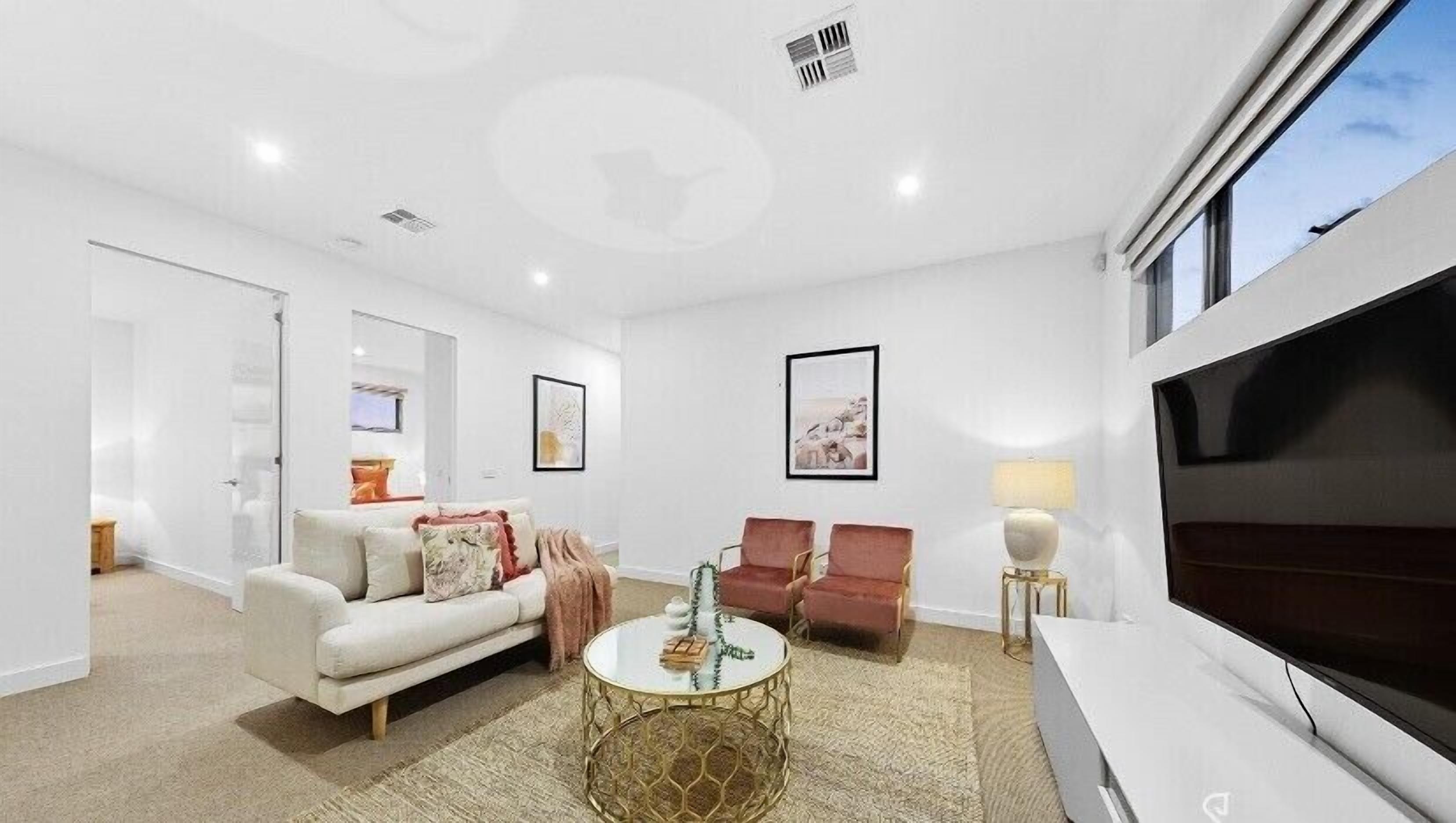 Lifestyle by the Lake — image 9