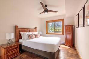 2 habitaciones, tabla de planchar con plancha y cuna de viaje 