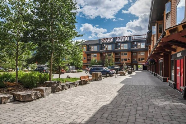Exterior courtyard for Canmore Crossing