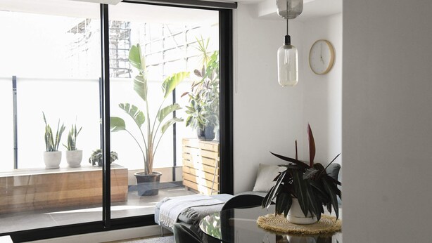 Unclassified image, 1 of 27, button - Cosy Apartment in Trendy Collingwood (Collingwood)