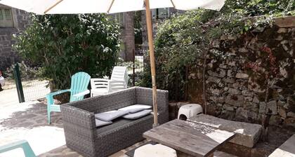 Grande Maison en pierre de 8 chambres au coeur du village de Bastelica