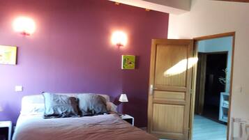 8 dormitorios, tabla de planchar con plancha, wifi y ropa de cama