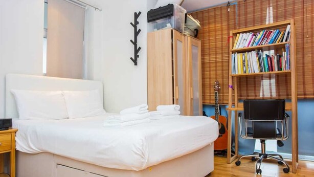 Basic Studio, 2 Double Beds - Spacious Studio Apartment in Kennington (London)