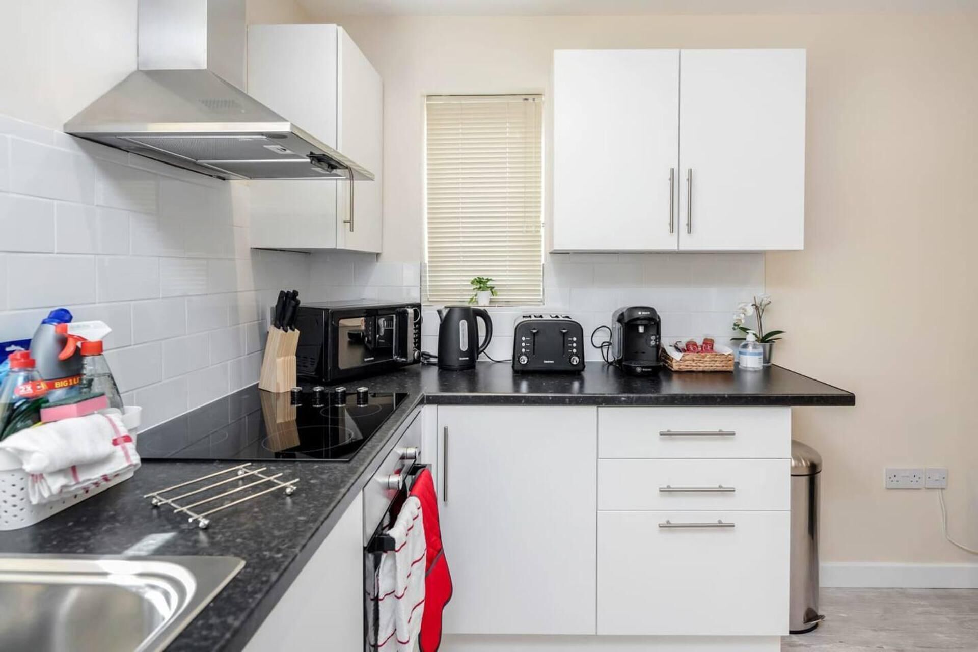 Căn hộ | Bếp riêng | Tủ lạnh, lò vi sóng, lò nướng, bếp nấu 