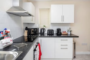 公寓 | 私人厨房 | 冰箱、微波炉、烤箱、炉灶