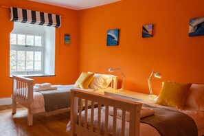 4 soverom, strykejern/-brett, wi-fi (inkludert) og sengetøy