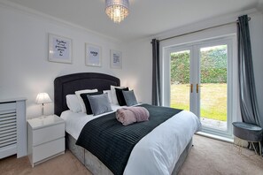 3 bedrooms, iron/ironing board, travel cot, free WiFi