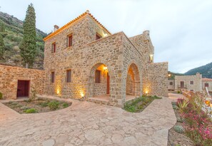 Exterior - Brazzo di Maina (East Mani)
