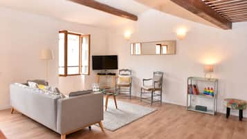 Smart-TV, DVD-Player, BĂŒcher