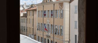 Bright and large apartment in heart of the old town