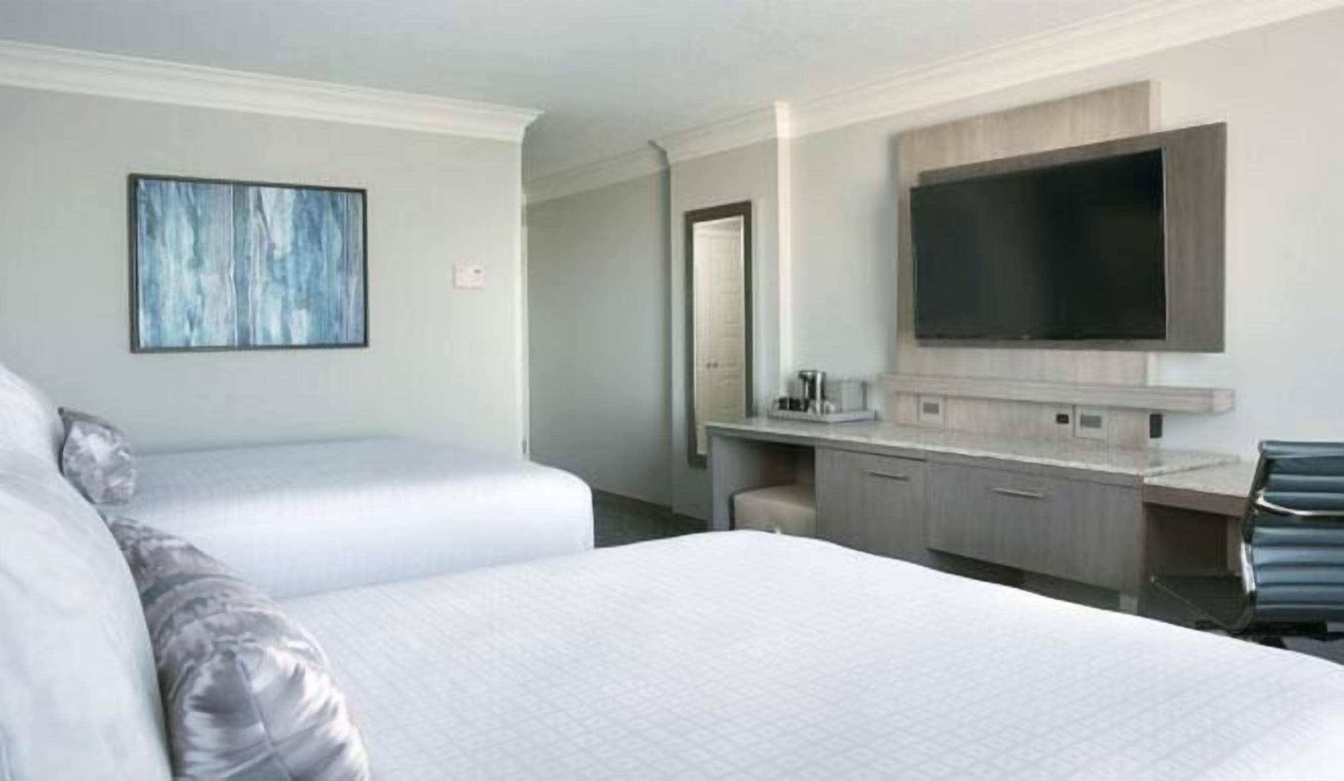 Perfect Orlando Destination! 3 Gorgeous Units, Pool