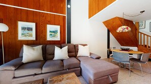 Smart TV, fireplace, DVD player