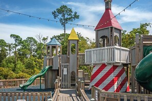 Children’s area - Harbour Point 807 - stunning bay, lake, and golf views! GOLF CART INCLUDED! (Miramar Beach)