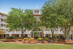 Exterior - Harbour Point 807 - stunning bay, lake, and golf views! GOLF CART INCLUDED! (Miramar Beach)