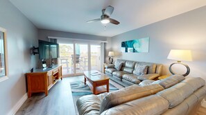 TV - Harbour Point 807 - stunning bay, lake, and golf views! GOLF CART INCLUDED! (Miramar Beach)