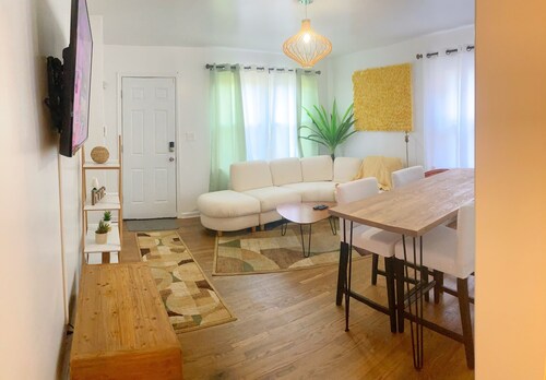 Entire Suite Free Off Street Parking 