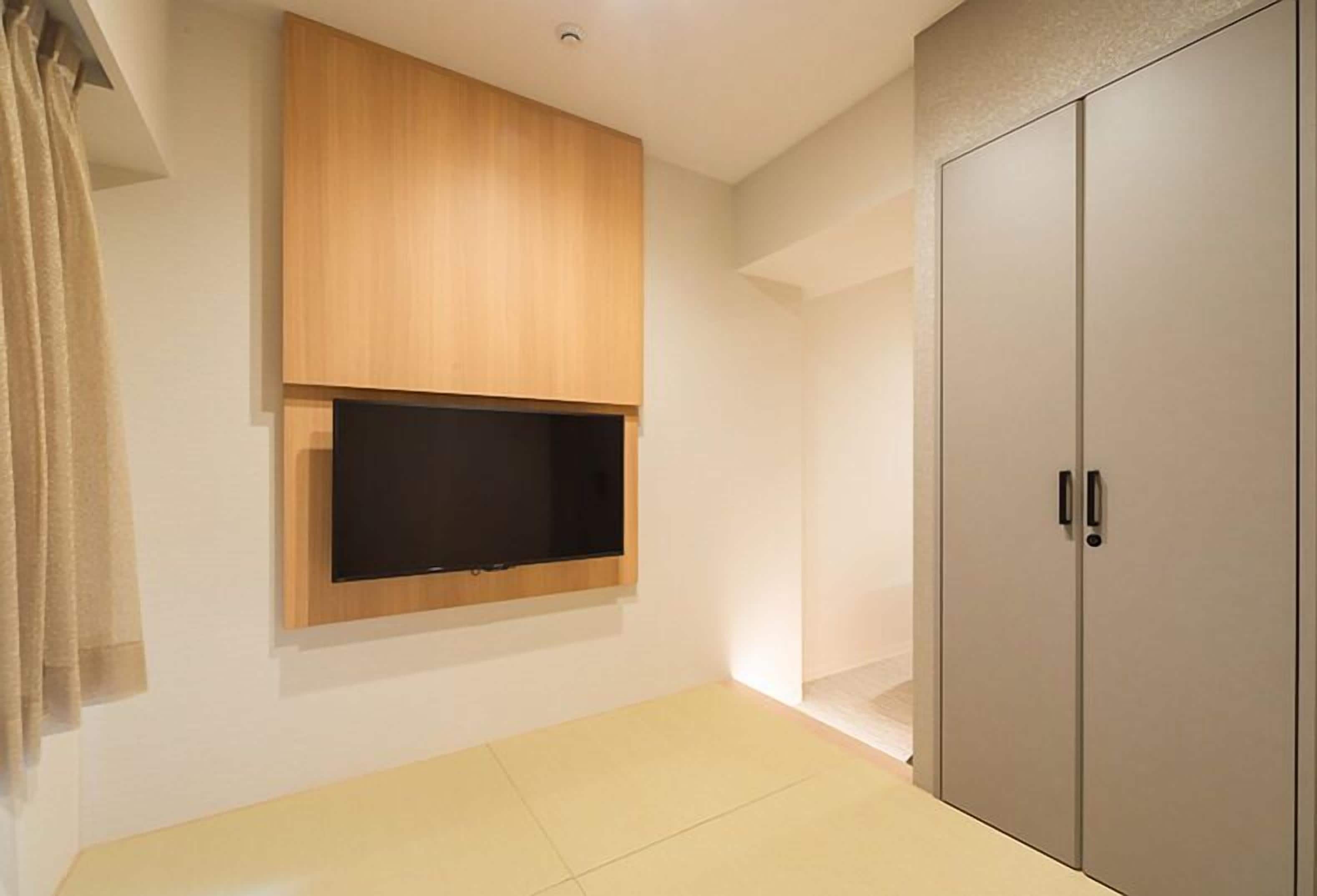 Family Room, Non Smoking | Free WiFi, bed sheets