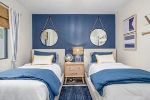 4 bedrooms, iron/ironing board, free WiFi, bed sheets