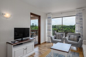 Superior Villa | Living area | Ping pong