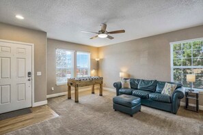 TV, fireplace, offices