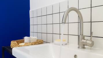 Doccia, asciugacapelli, asciugamani