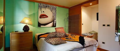 3 chambres, fer et planche à repasser, Wi-Fi gratuit, draps fournis